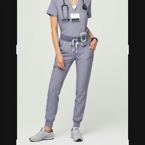 Space dye vapor blue Figs Scrub set